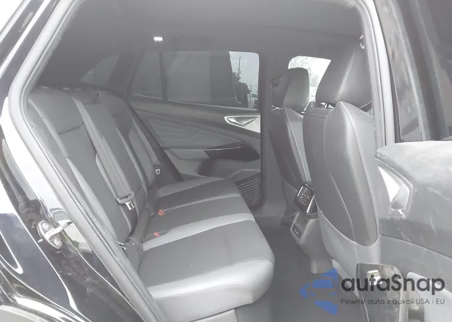 1V2FMPE87PC010876: 43332572