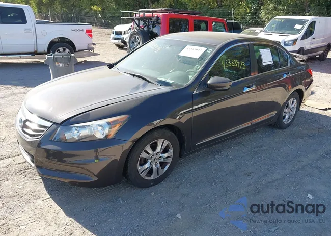 1HGCP2F48CA083918: 43333973