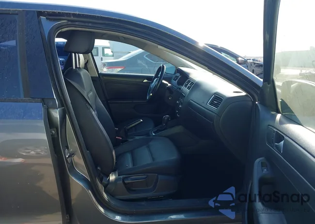 3VWDX7AJ3CM131869: 43334204