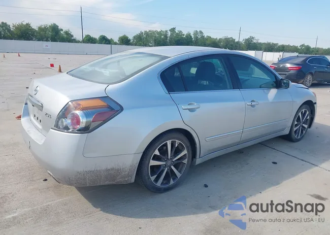 1N4AL2AP9CN499140: 43333328