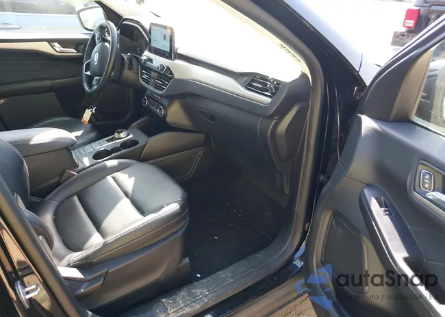 1FMCU9H68MUB08102: 43333460