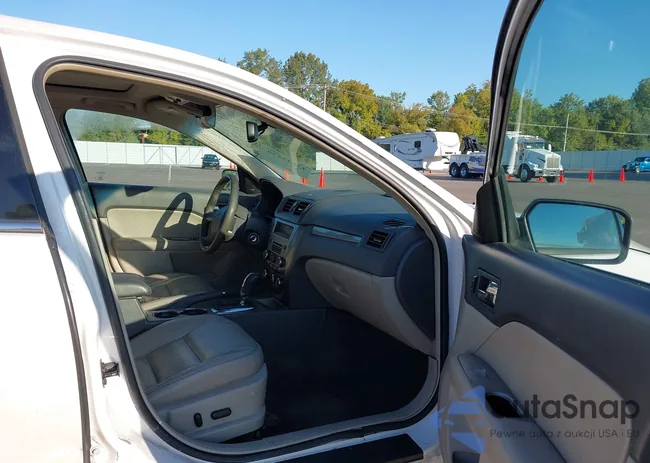 3FAHP0JA8CR218428: 43335238