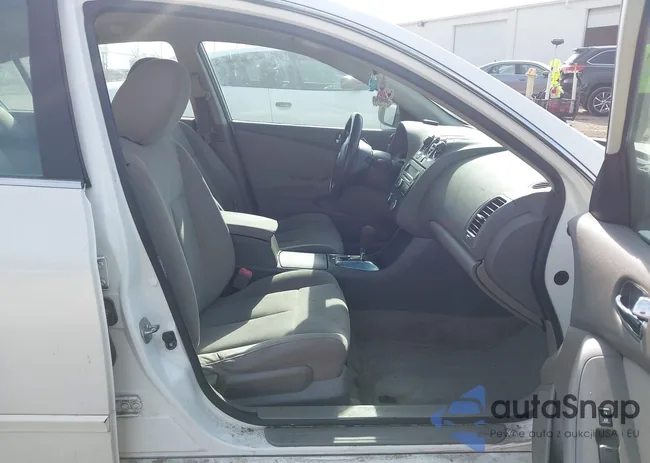 1N4AL2AP1CC136701: 43335252