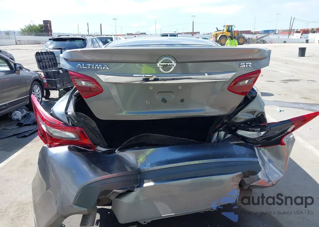 1N4AL3AP0JC143268: 43334542