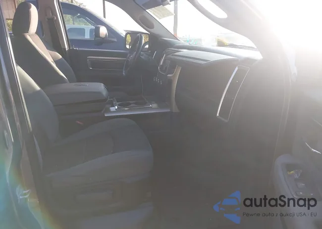 1C6RR6LG7DS640667: 43335773