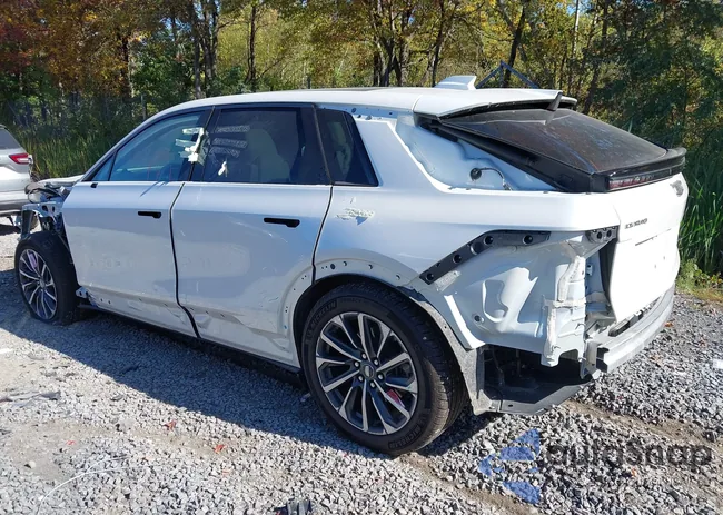 1GYKPTRL3RZ104780: 43335781