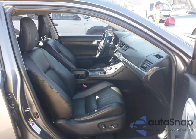 JTHKD5BH4D2128246: 43335600