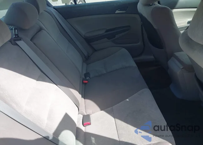 1HGCP2F45AA018912: 43336912