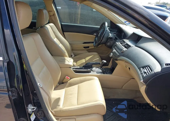 1HGCP2F65CA064681: 43336361