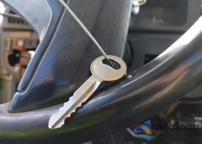 1FTHF36M2PNA42955: 43336403