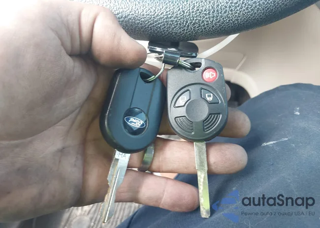 1FMCU0GD2JUB03601: 43336561