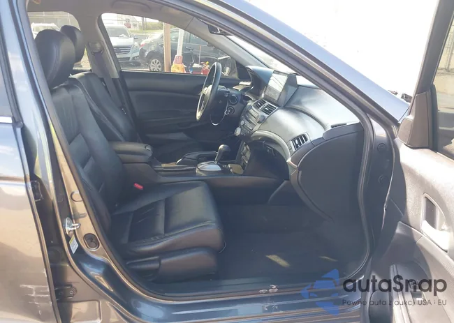 1HGCP2F68CA207767: 43337901