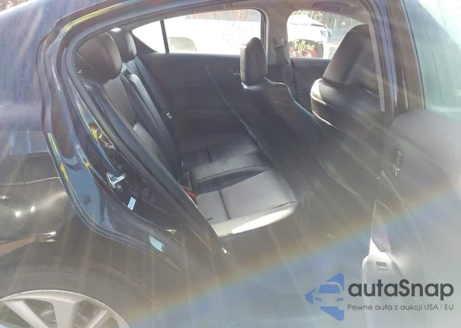 19UDE2F33JA010227: 43338053