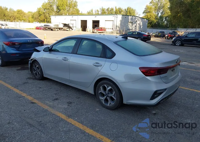 3KPF24AD2ME352667: 43338835