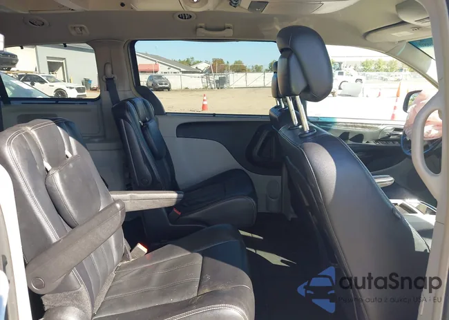 2C4RC1BG9GR261075: 43338980