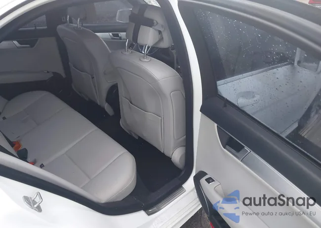 WDDGF4HB0DA770800: 43338588