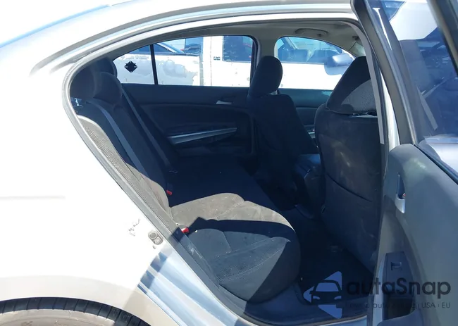 1HGCP26729A172807: 43339721