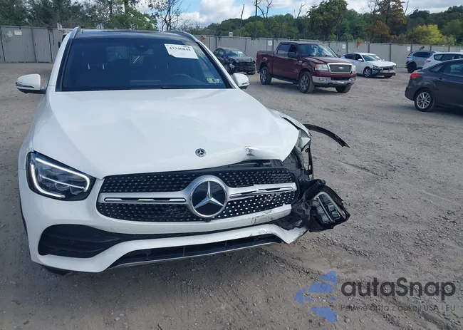 W1N0G8EB1LF806945: 43340848