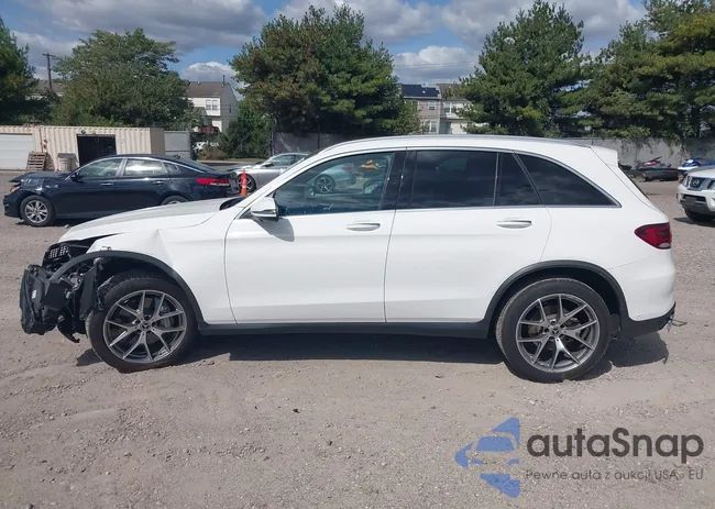 W1N0G8EB1LF806945: 43340848