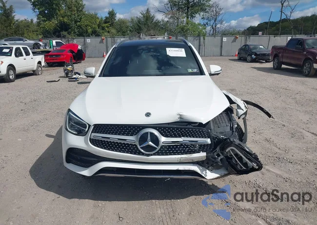 W1N0G8EB1LF806945: 43340848