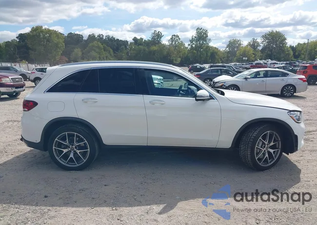 W1N0G8EB1LF806945: 43340848