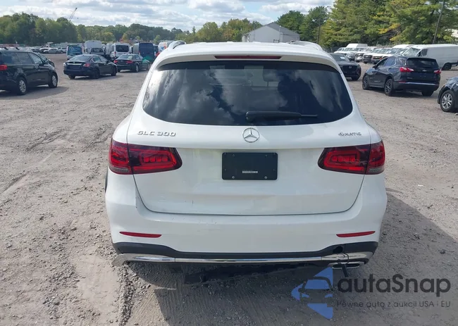 W1N0G8EB1LF806945: 43340848