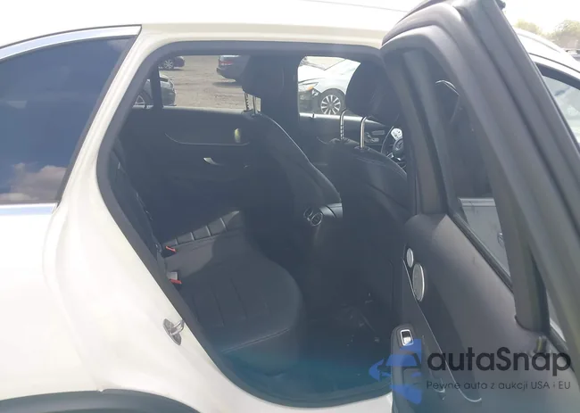 W1N0G8EB1LF806945: 43340848