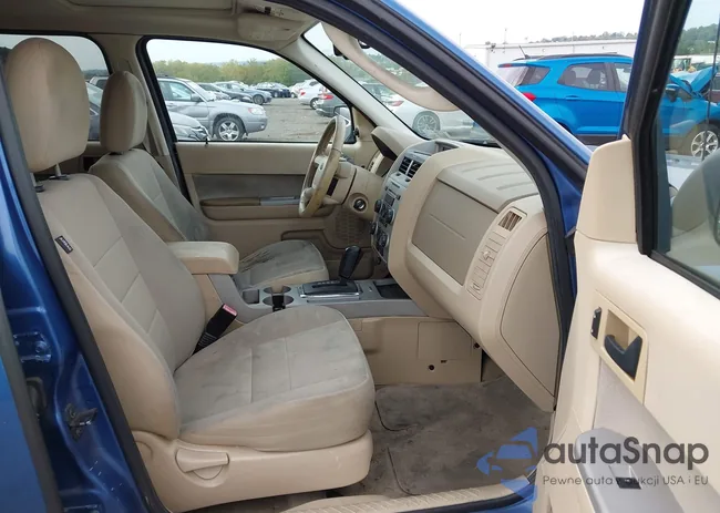 1FMCU9D76AKC15428: 43341924