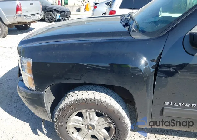 1GCPKSE30BF228913: 43341979