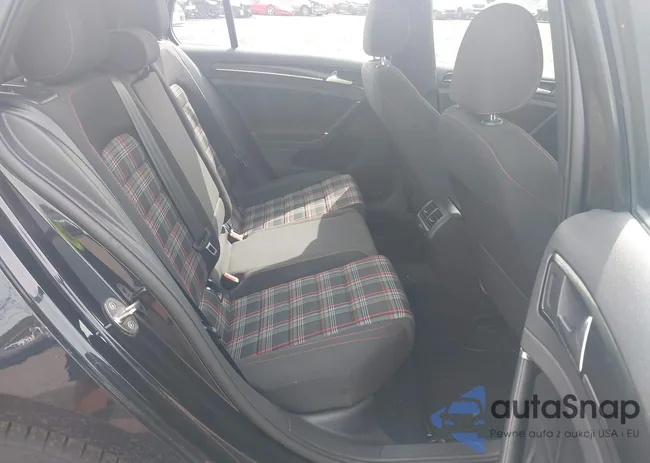 3VW547AU0HM073444: 43341286