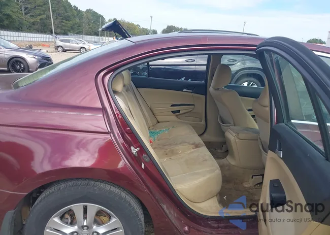 1HGCP2F48BA086204: 43342441