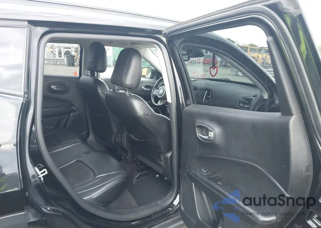 3C4NJDBB7JT298642: 43343709