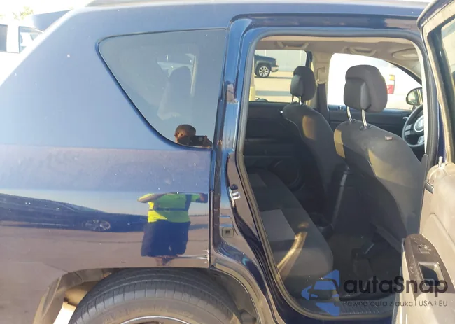 1C4NJDBB7GD779148: 43343725