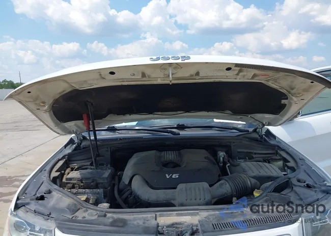 1C4RJFBG0FC243123: 43344182