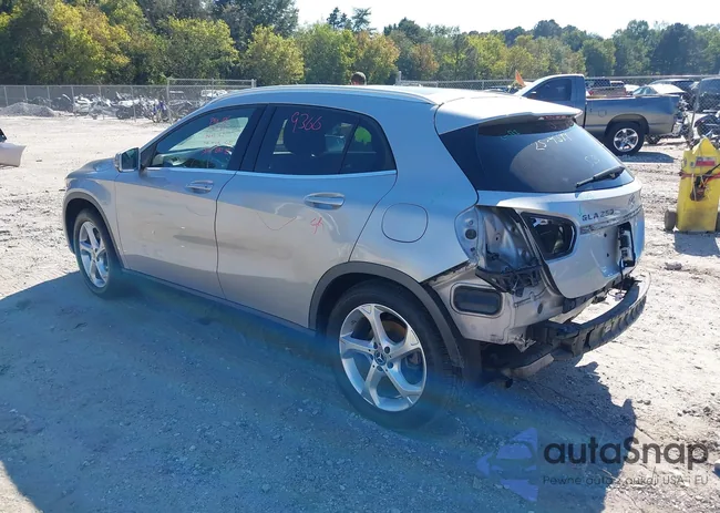 WDCTG4GB7JJ410307: 43344806