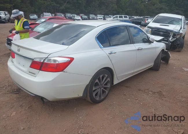 1HGCR2F57EA047272: 43345793