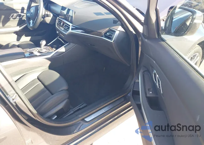 3MW5R7J00M8C09136: 43345955