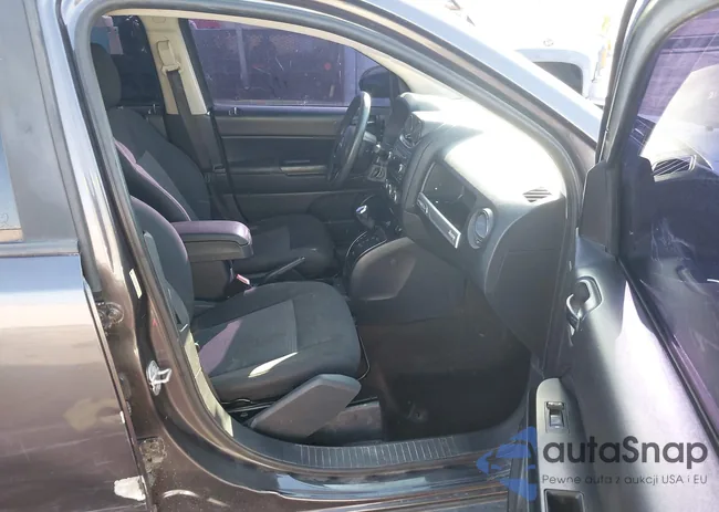 1C4NJDBB4FD282749: 43346192