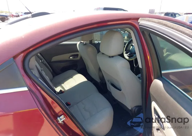 1G1PE5SB5G7157898: 43345318