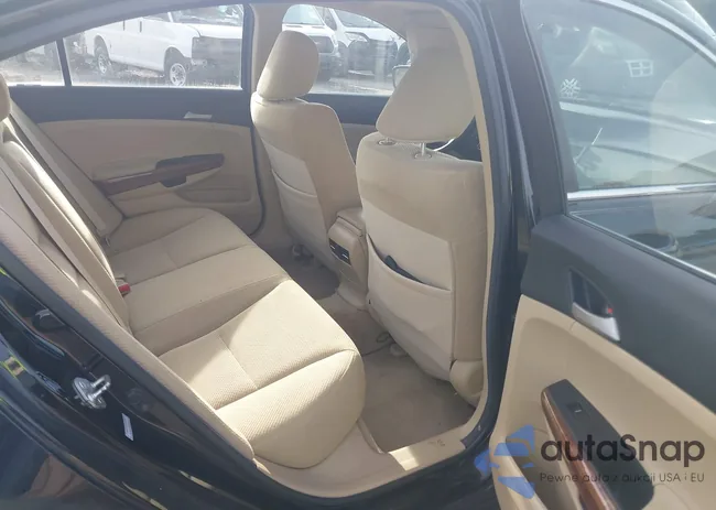 1HGCP2F75CA016073: 43345474