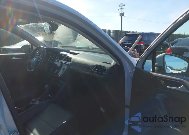 3VV2B7AX1JM208265: 43347117