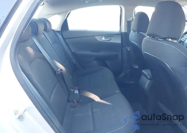 3KPF24AD9LE200559: 43348016