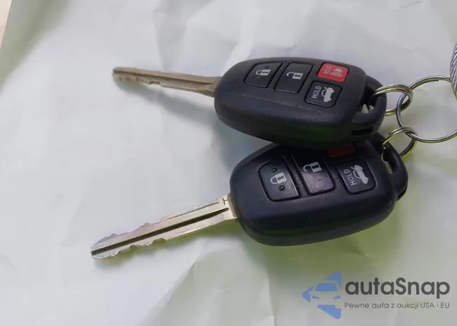 2T1BURHE4GC623039: 43348700