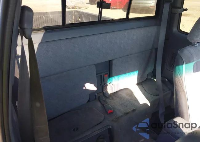 4TAVL52N2YZ573990: 43348762