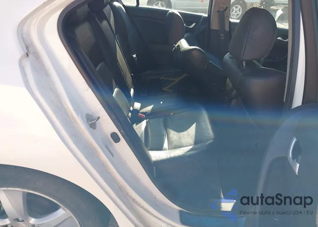 JH4CU2F63BC009834: 43348770