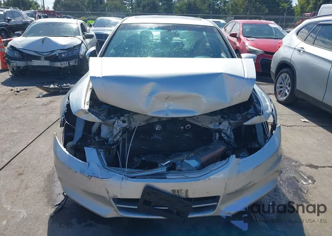 1HGCP2F87CA076414: 43348313