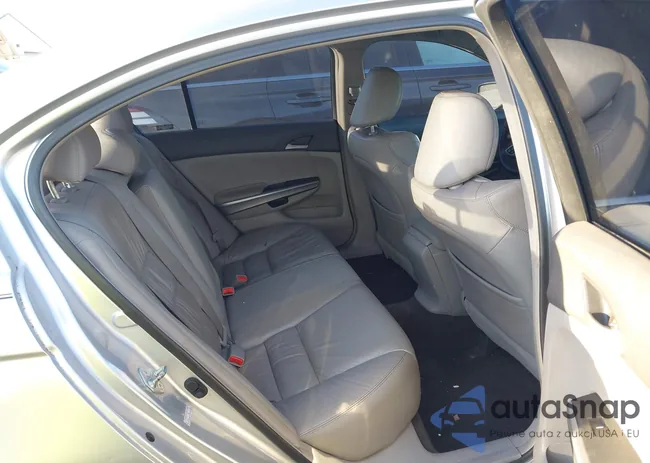 1HGCP26878A156304: 43349696