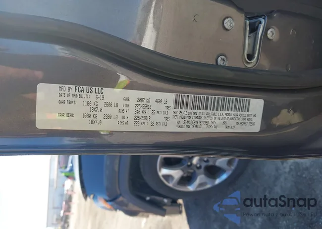 3C4NJDCB1KT817958: 43349702