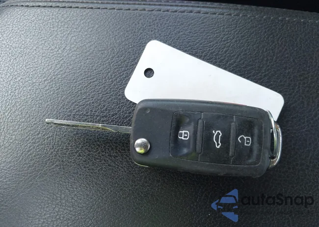 1VWAA7A30JC005215: 43349728