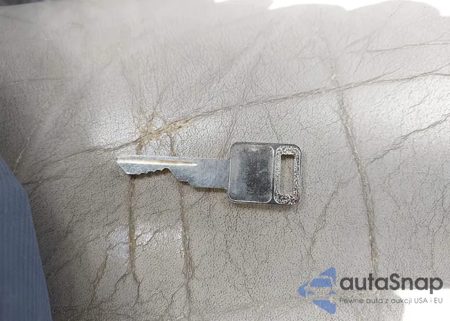 1G6KD54Y0XU772157: 43349502